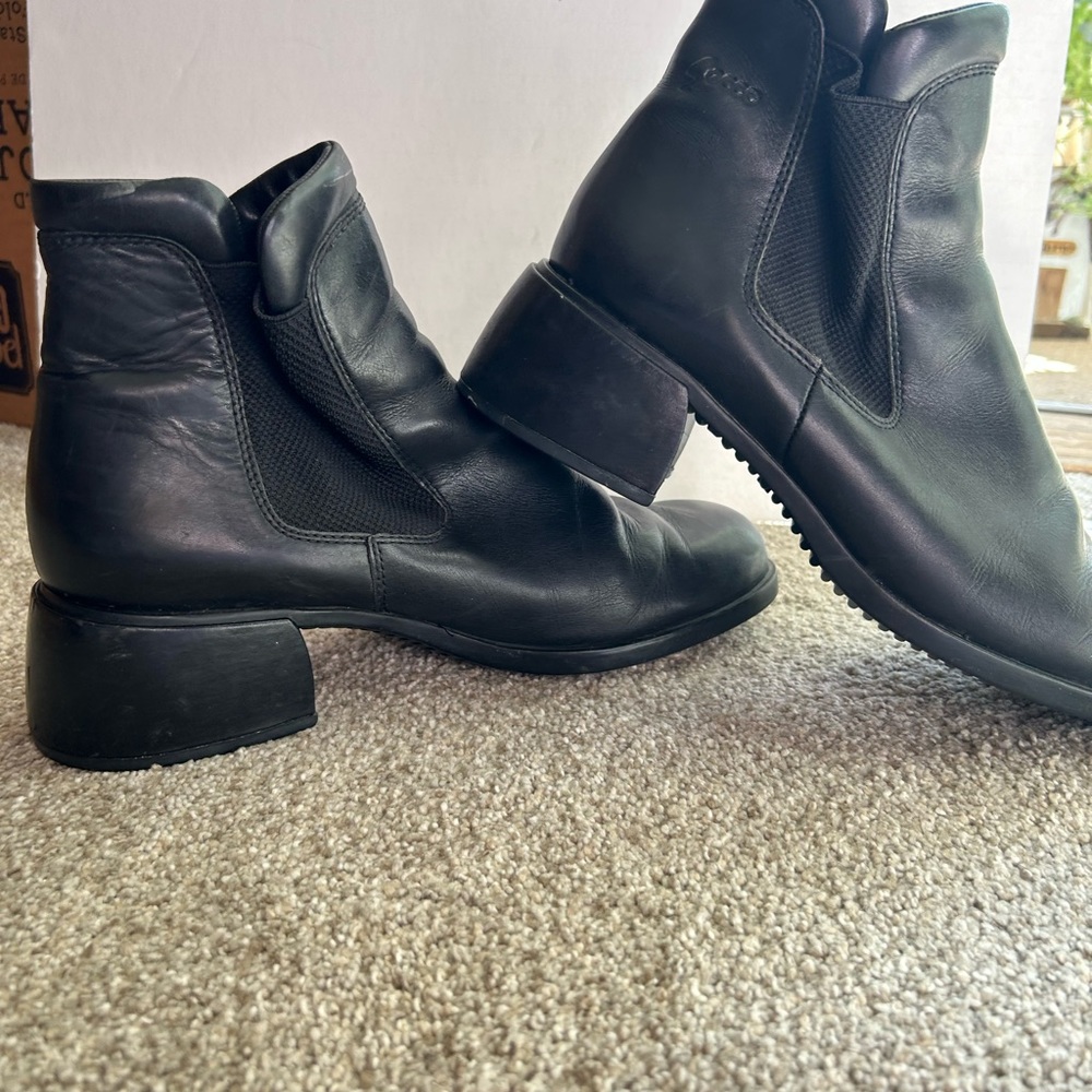 Ecco boots women’s black leather size 10